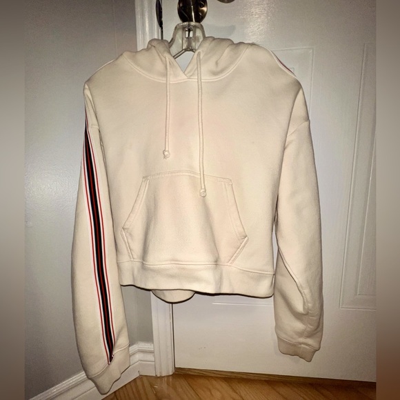 Aritzia TNA Cropped Fleece Hoodie - Picture 2 of 5
